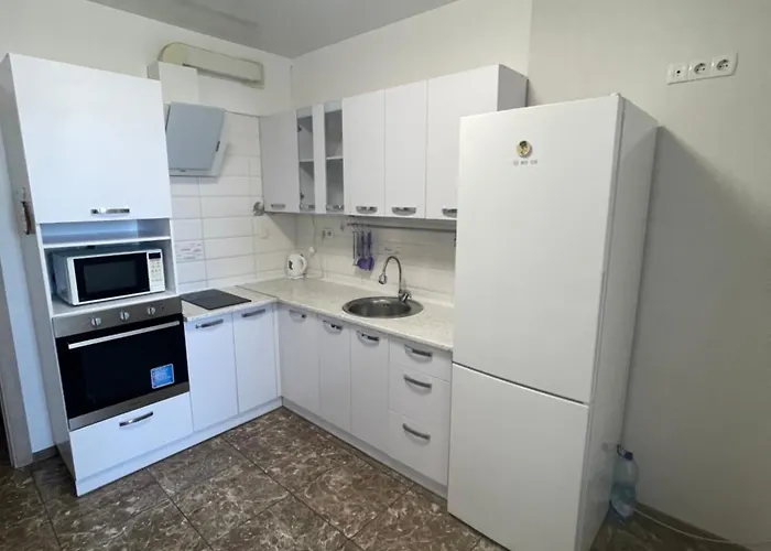 Apartment Comfort Tairova Radugniu *